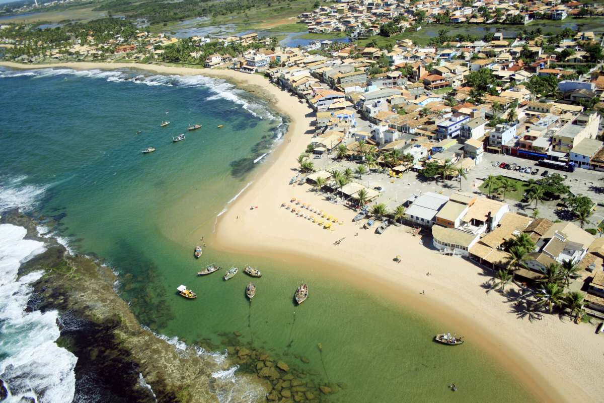 Cidade perto de Salvador é o 2º destino mais procurado do Brasil