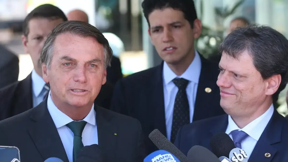 Bolsonaro e Tarcísio de Freitas juntos