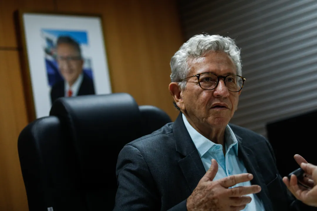 Entrevista com o prefeito de Camaçari, Luiz Caetano