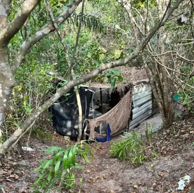 O acampamento foi destruído durante a operação