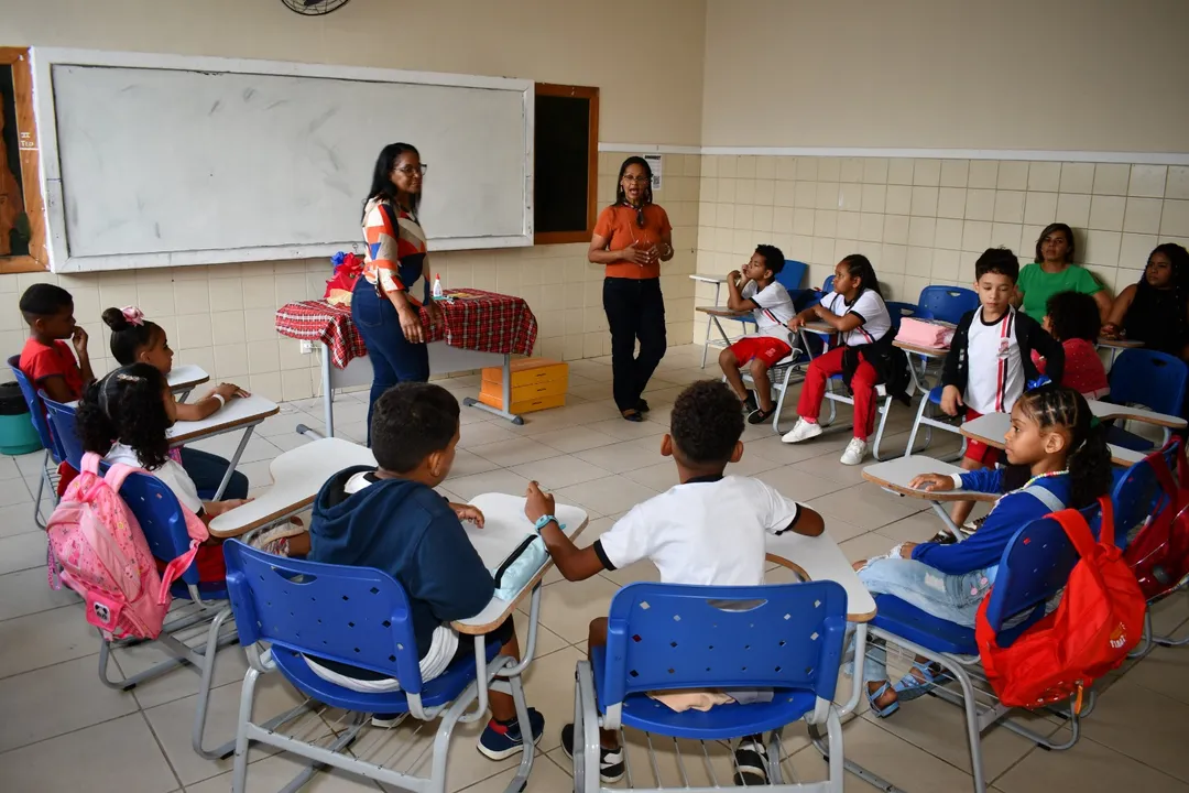 Estudantes em sala de aula