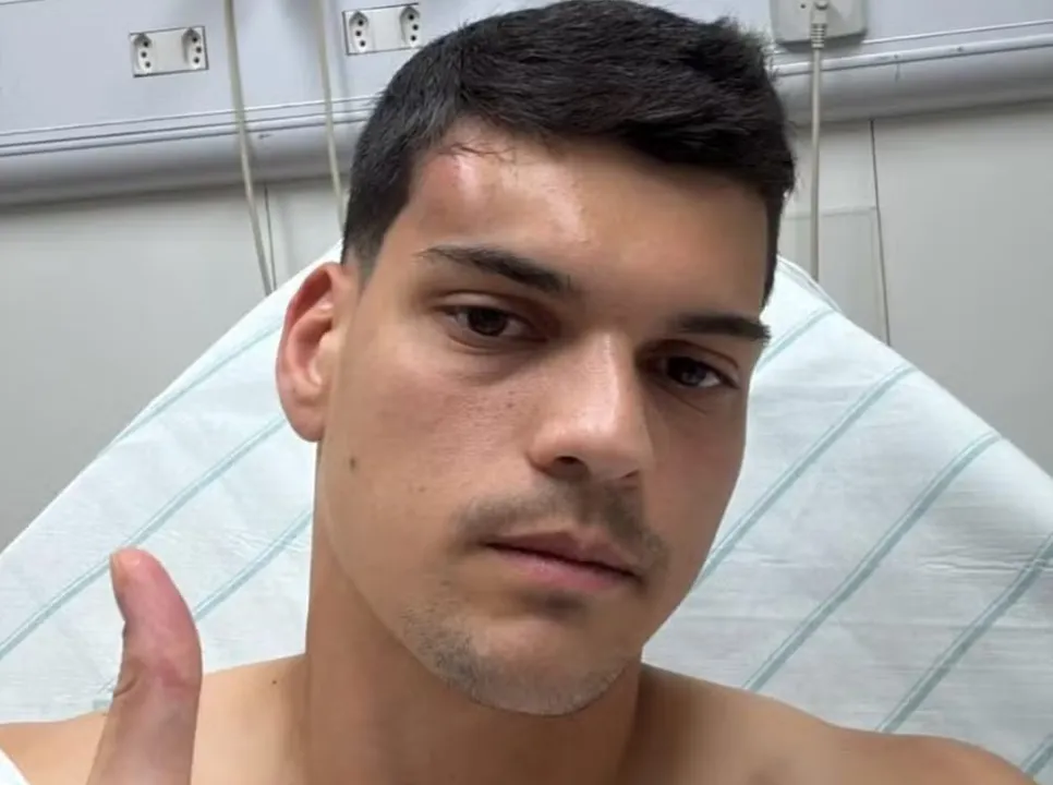 Igor Gomes atingiu a cabeça do jogador santista com o joelho