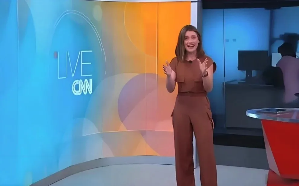 A jornalista Elisa Veeck, âncora da CNN Brasil e ex-atriz de Chiquititas