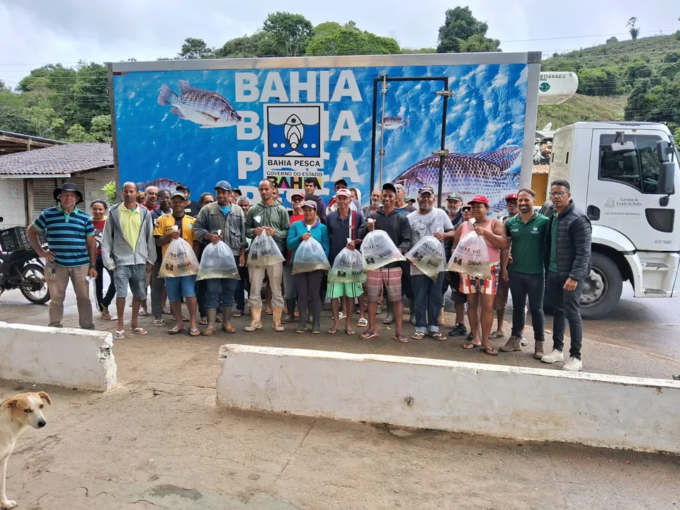 Produtores de Jaguaquara recebem doação de alevinps