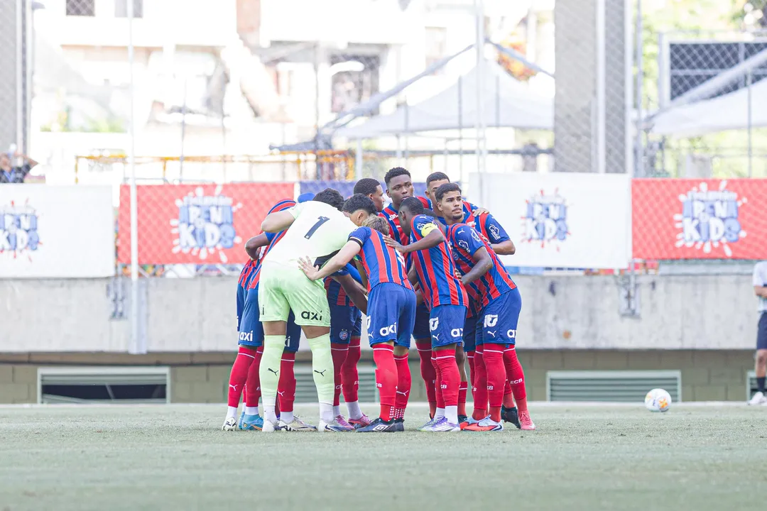Após vencer a ida, Esquadrãozinho cai por 2 a 0 e vê o Ceará erguer a taça inédita da Copa do Nordeste Sub-20