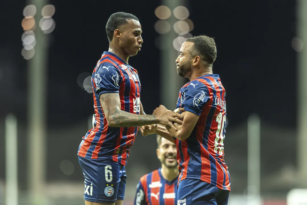 Bahia pode contar com Jean Lucas e Caio Alexandre contra o Fluminense nas quartas de final da Copa do Brasil. Clube avalia logística e condições físicas dos jogadores para decisão importante.