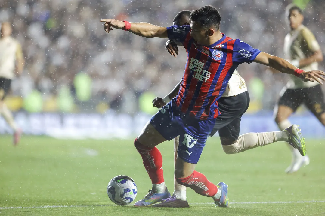 O Bahia vive sua pior fase na temporada, completando um mês sem vencer no Brasileirão 2025 e repetindo históricos jejuns. A equipe de Rogério Ceni corre risco de deixar o G-6