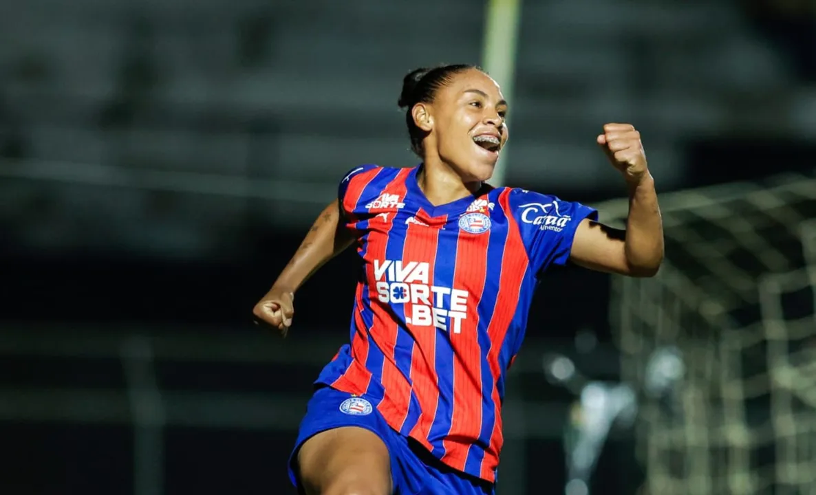 Wendy Carballo comemorando gol do Bahia no Carneirão