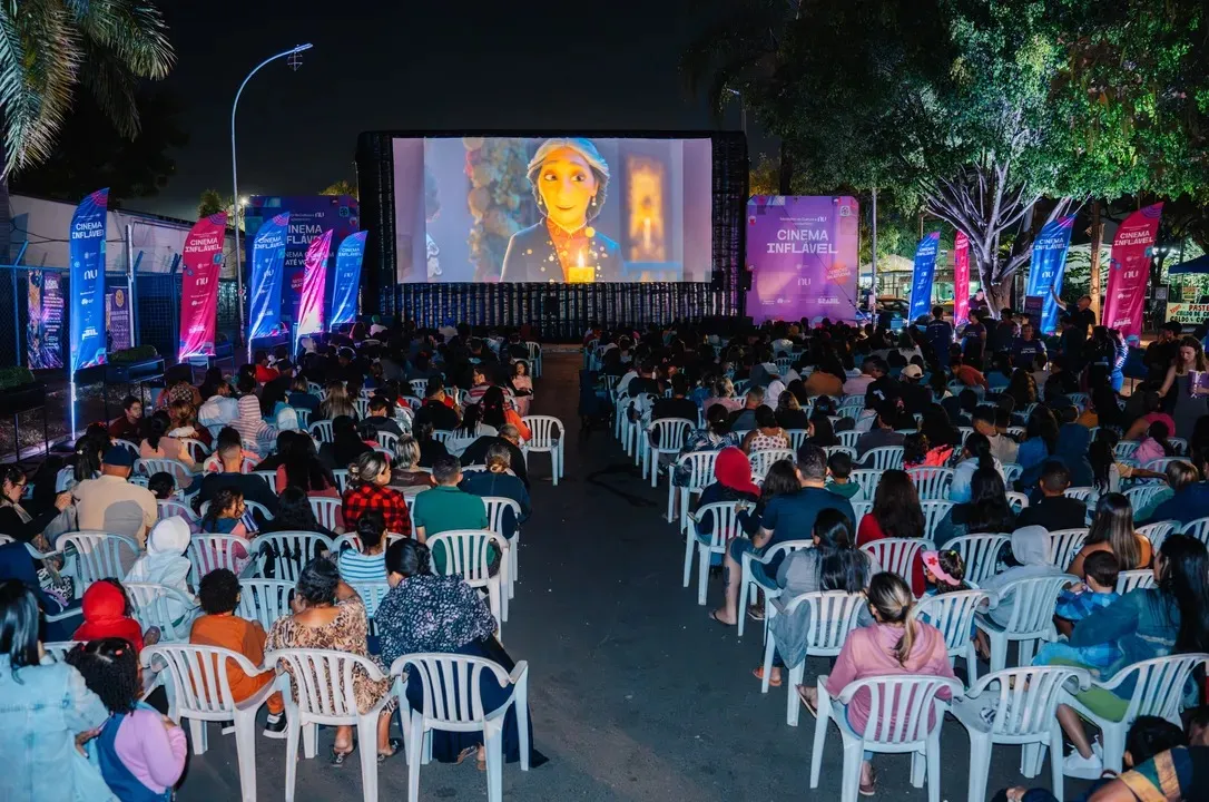 Imagem ilustrativa da imagem Cachoeira estreia 'Cinema Inflável'