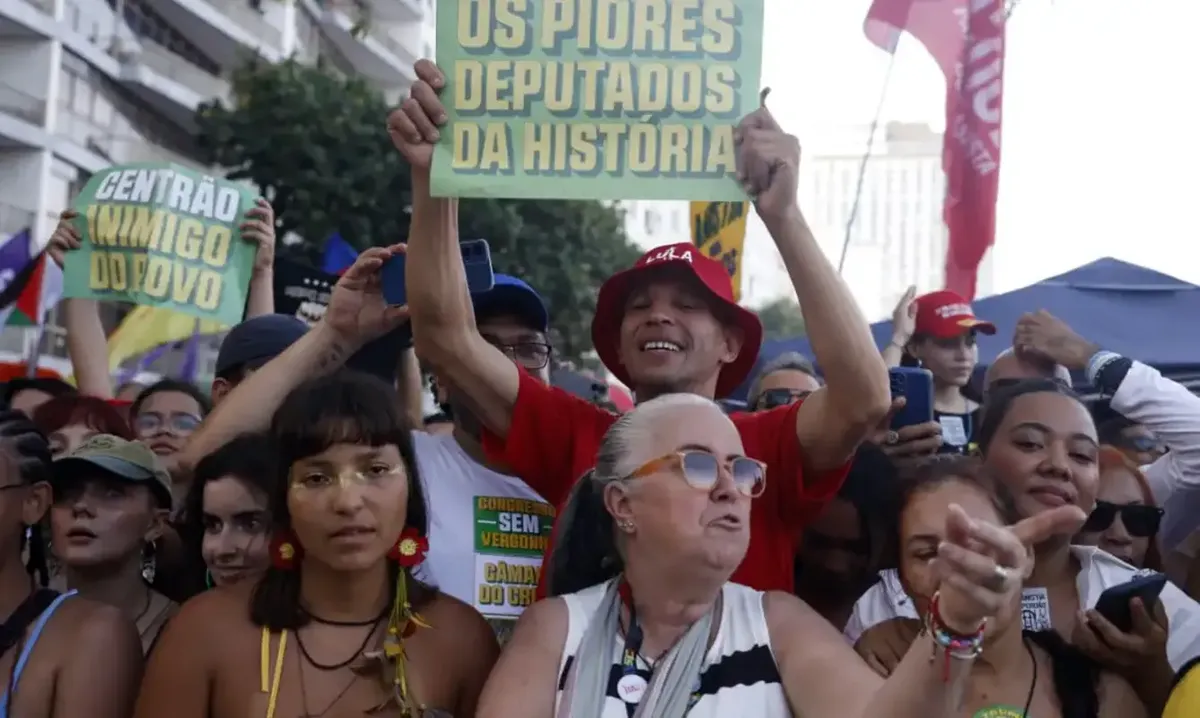 Ato no Rio de Janeiro contra a PEC da Blindagem e PL da Anistia