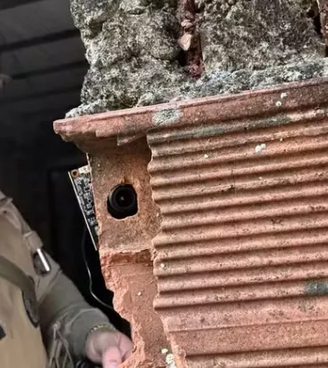 Câmera apreendida em bloco de construção