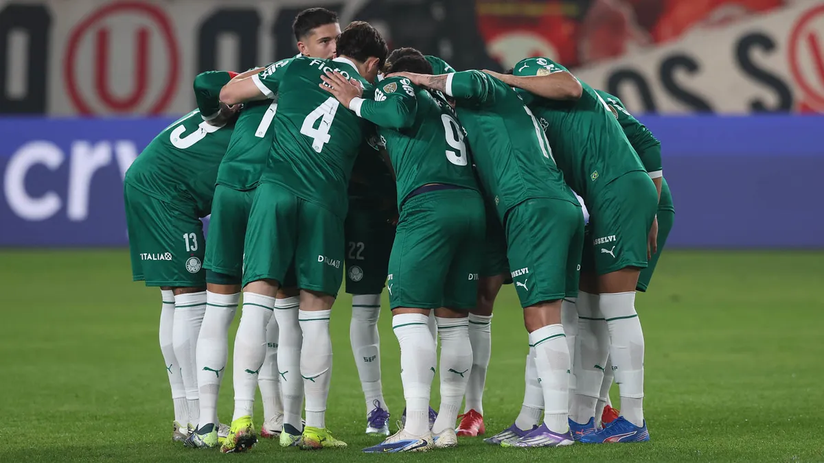 Gustavo Gómez vira dúvida no Palmeiras para o confronto contra o Bahia, neste domingo, 28, após sofrer pancada no olho na Libertadores. O zagueiro foi liberado do hospital, mas sua presença em campo é incerta.