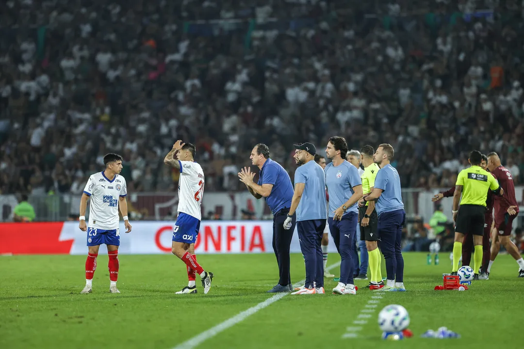 O técnico do Bahia, Rogério Ceni, não poupou críticas à atuação da equipe na derrota para o Fluminense, afirmando que o time "não jogou nada" e "não consegue explicar" o resultado.