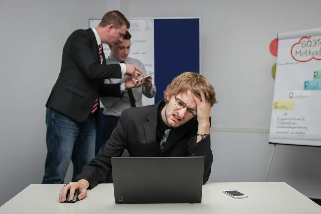 Ambiente de trabalho hostil