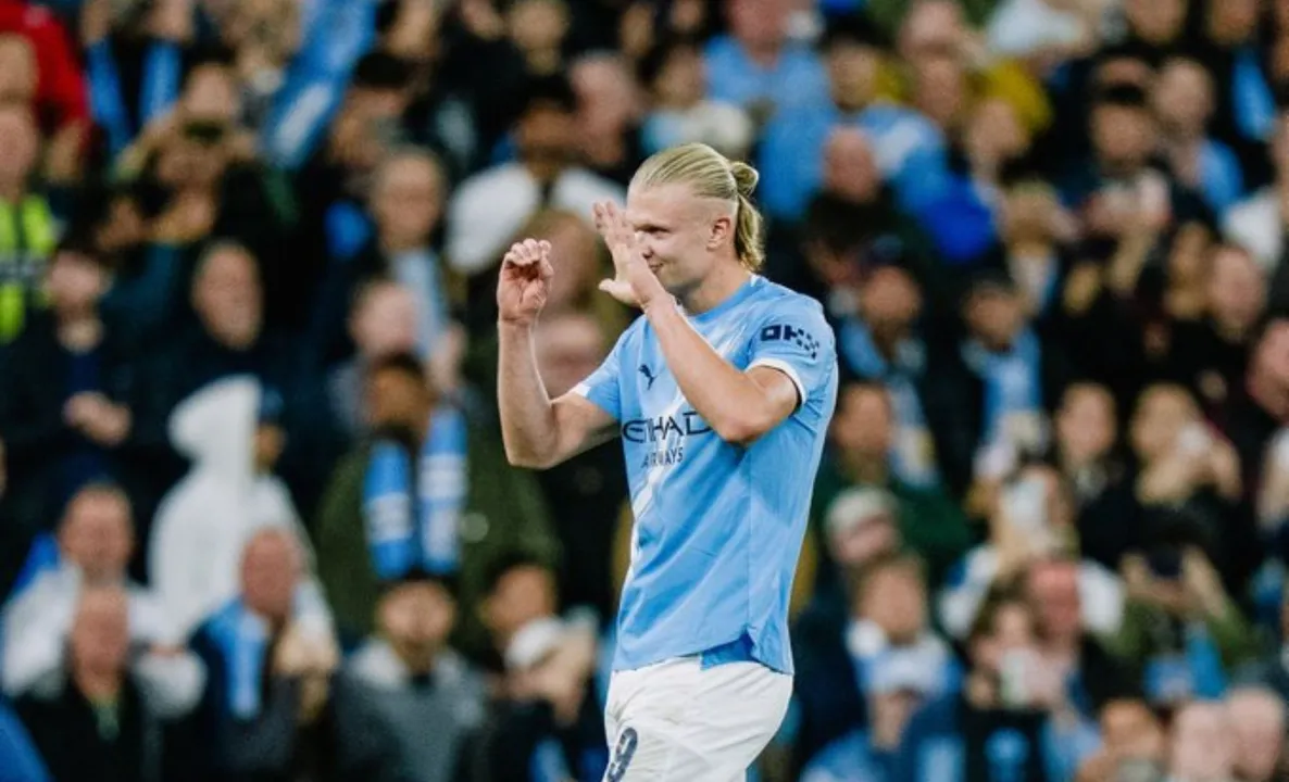 Haaland em campo pelo Manchester City