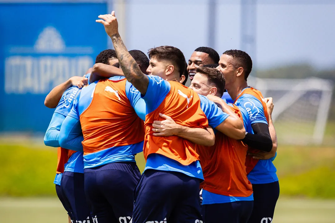 Confira a lista de 24 jogadores convocados por Rogério Ceni para a partida do Bahia contra o Ceará. Tiago retorna ao time, mas David Duarte e outros atletas estão fora.