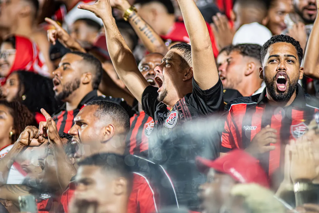 Vitória e Grêmio se enfrentam pela 25ª rodada do Brasileirão