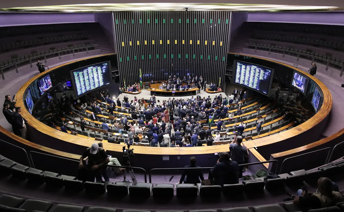 Discussão e votação da urgência do projeto da anistia