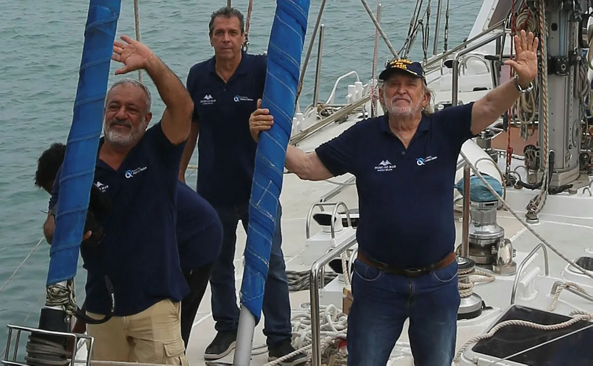 Veleiro Fraternidade encanta portos e leva a Bahia aos extremos do planeta