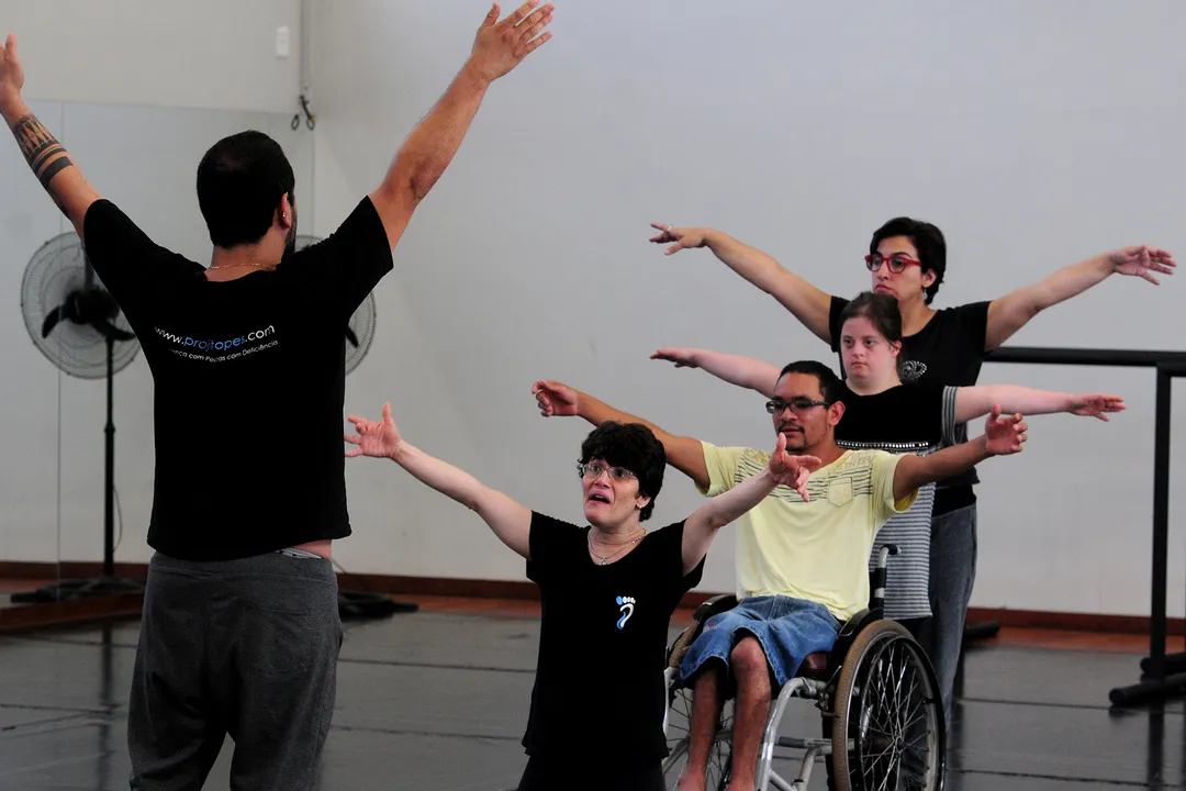 Processo criativo e expressivo na dança tem como protagonistas pessoas com alguma deficiência