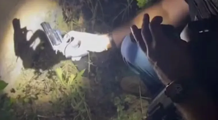 Homem foi preso e a arma apreendida pelos policiais