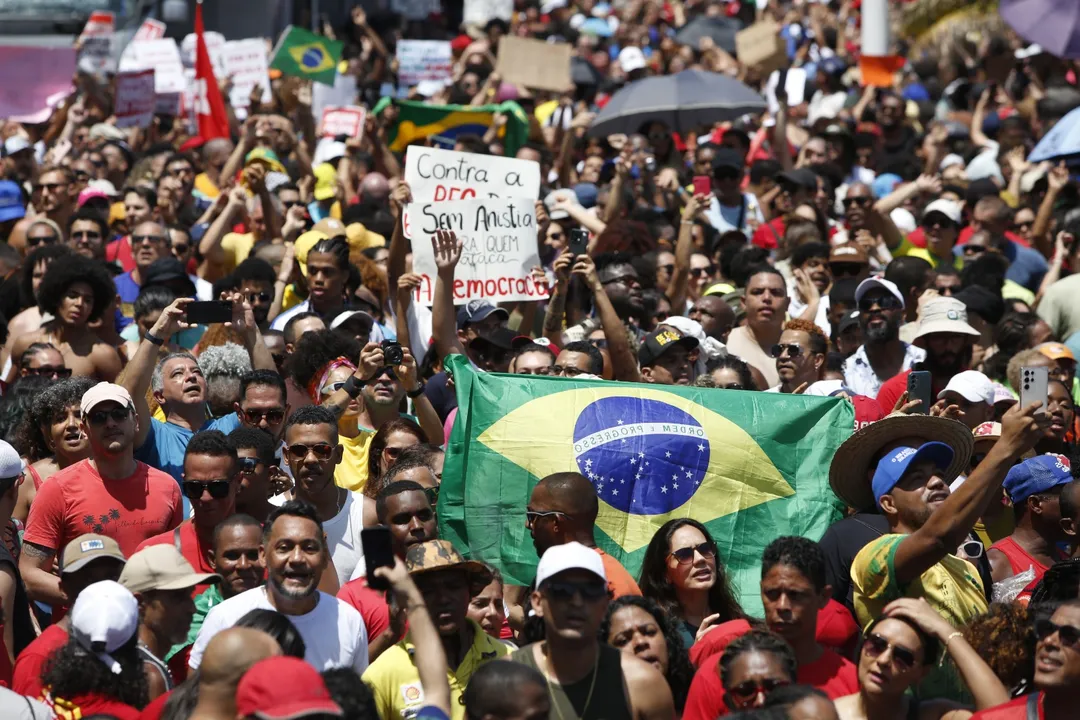 Manifestação contra a PEC da Blindagem e PL da anistia em Salvador.
