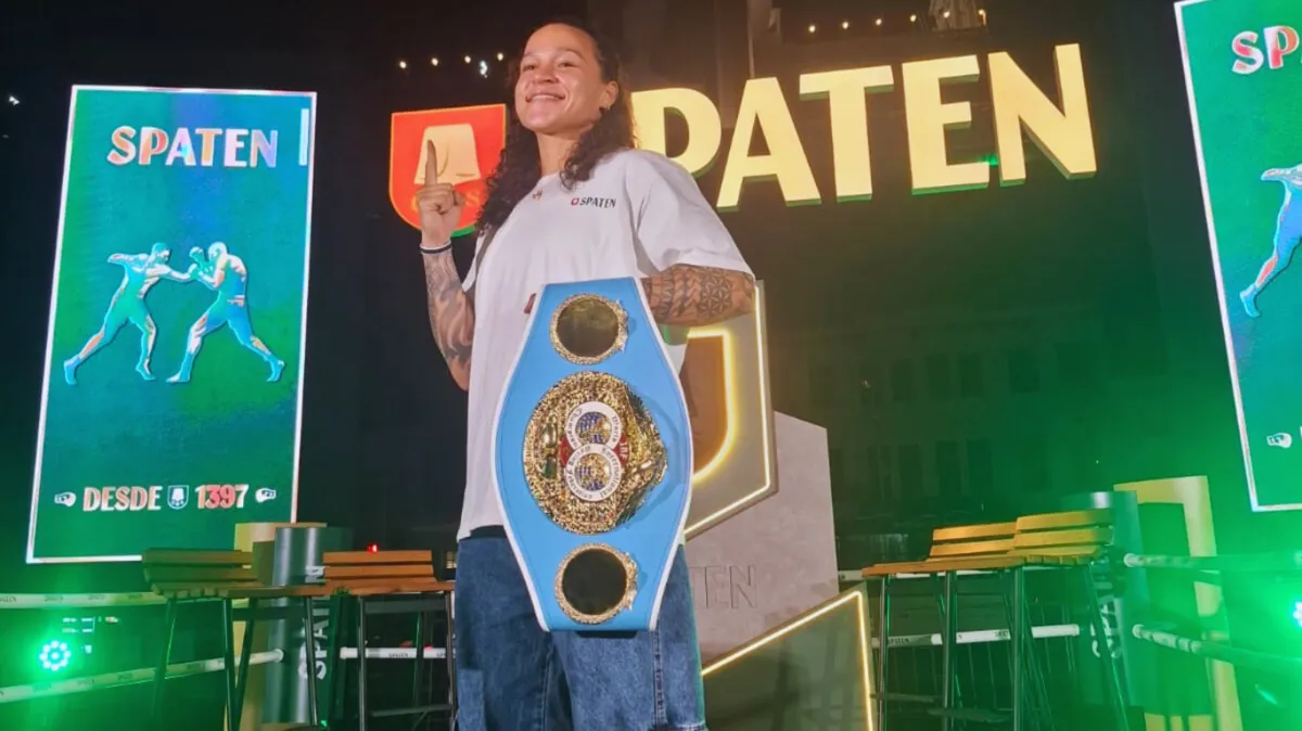 Bia Ferreira no evento da Spaten Fight Night