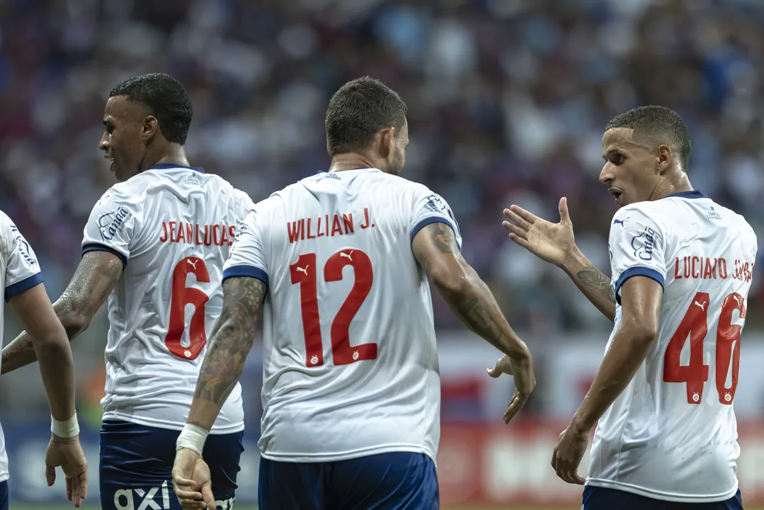 A eliminação na Copa do Brasil, embora dolorosa, pode ser a virada de chave para o Bahia no Brasileirão. Sem outros torneios, o time concentra todas as suas forças para se manter no G-4.