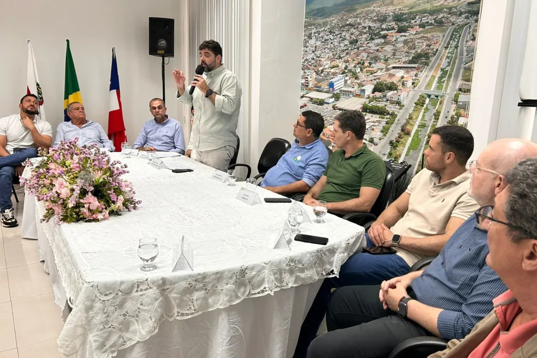 Adolpho Loyola participa de reunião com empresários em Jequié