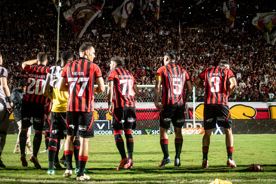 O Vitória vai à Arena Castelão encarar o Fortaleza neste sábado, 13