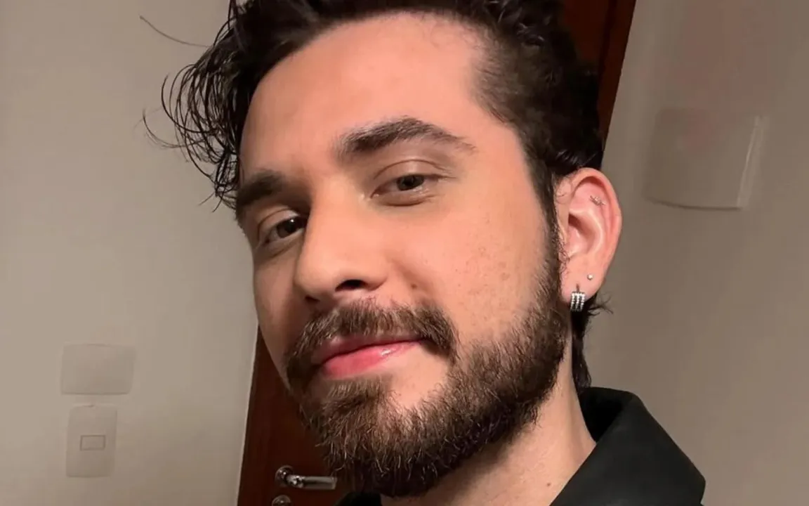 O cantor foi apontado como novo amor da famosa