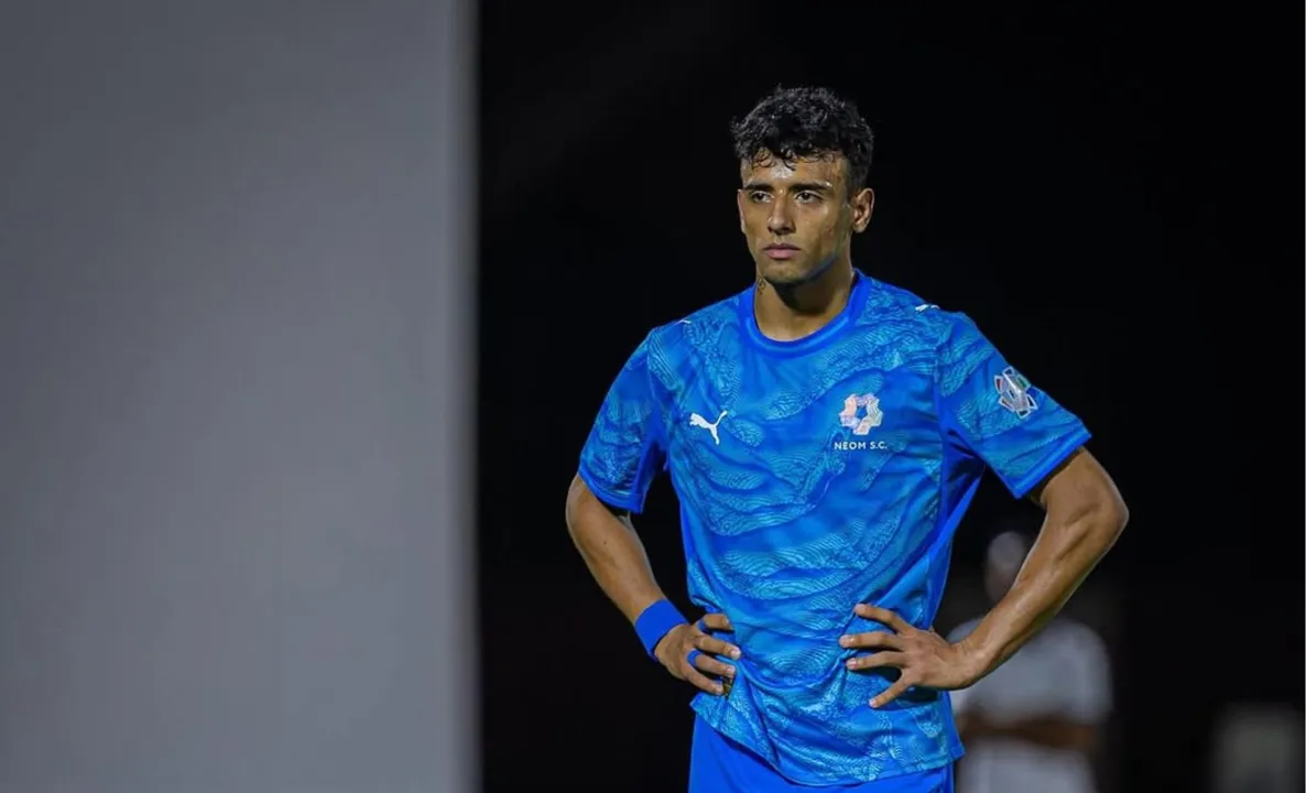 Lucho Rodríguez em campo pelo Neom SC