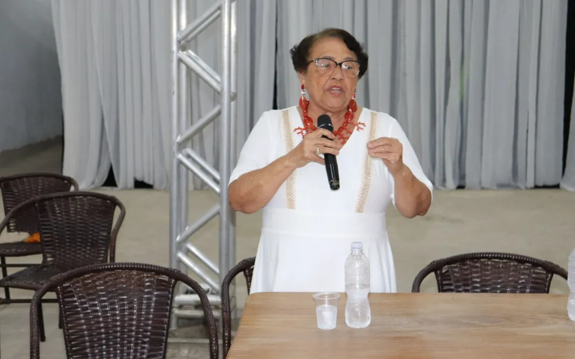 Curadora Dinalva Melo Nascimento