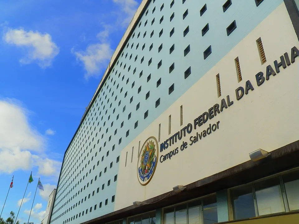 As vagas são direcionadas ao ingresso 2026 e são distribuídas por 24 cidades baianas