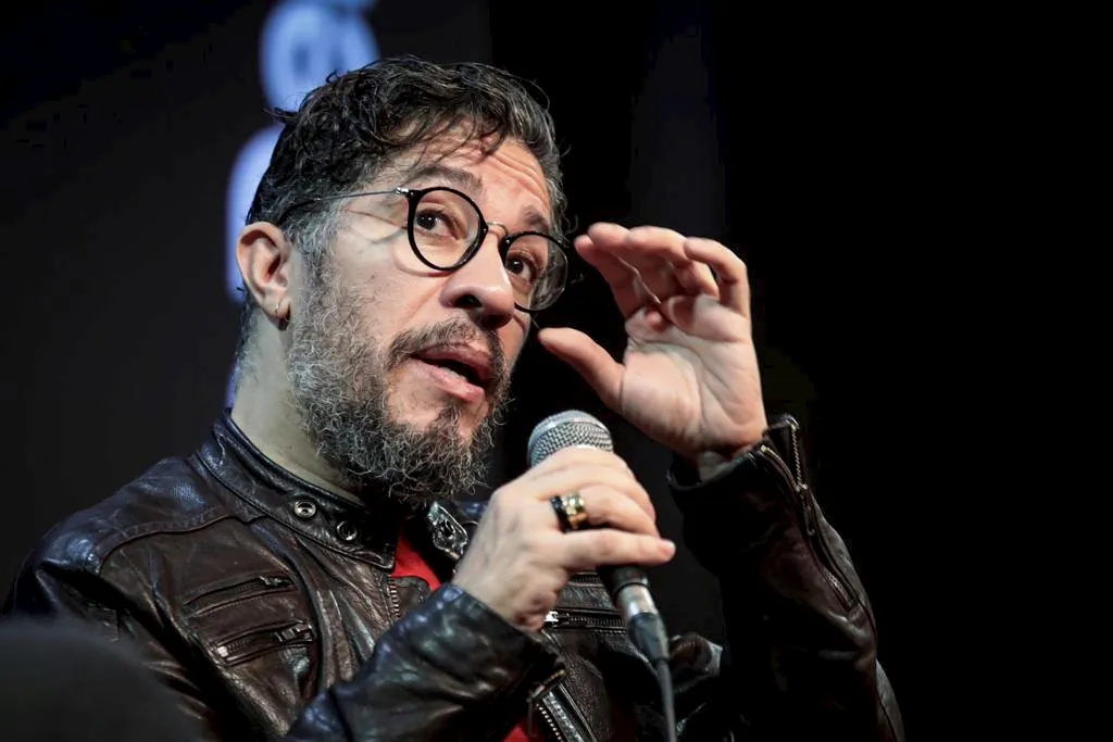 Jean Wyllys lança 'O anonimato dos afetos escondidos'