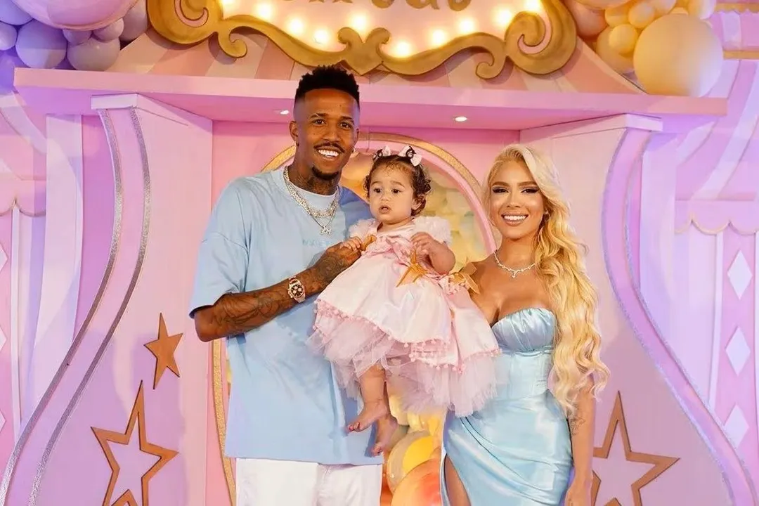 Éder Militão, Cecília (filha) e Karoline Lima