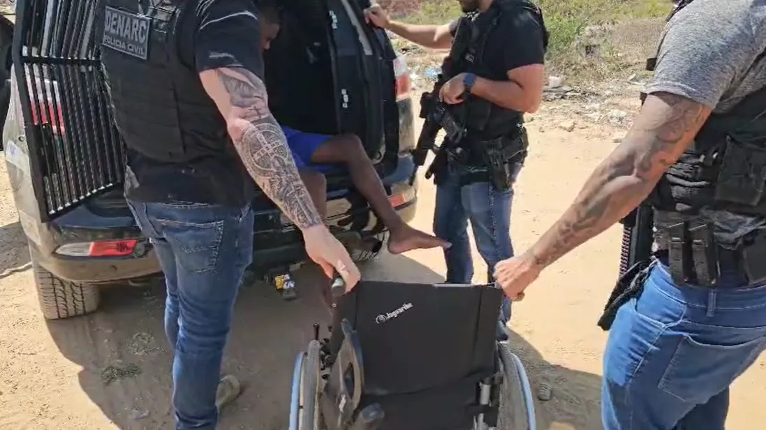 Imagem ilustrativa da imagem Líder criminoso com deficiência é preso por extorquir comerciantes