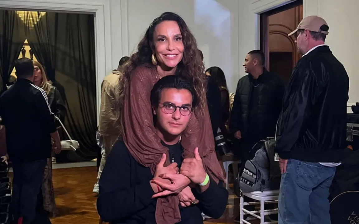 Marcelo e sua mãe, a cantora Ivete Sangalo