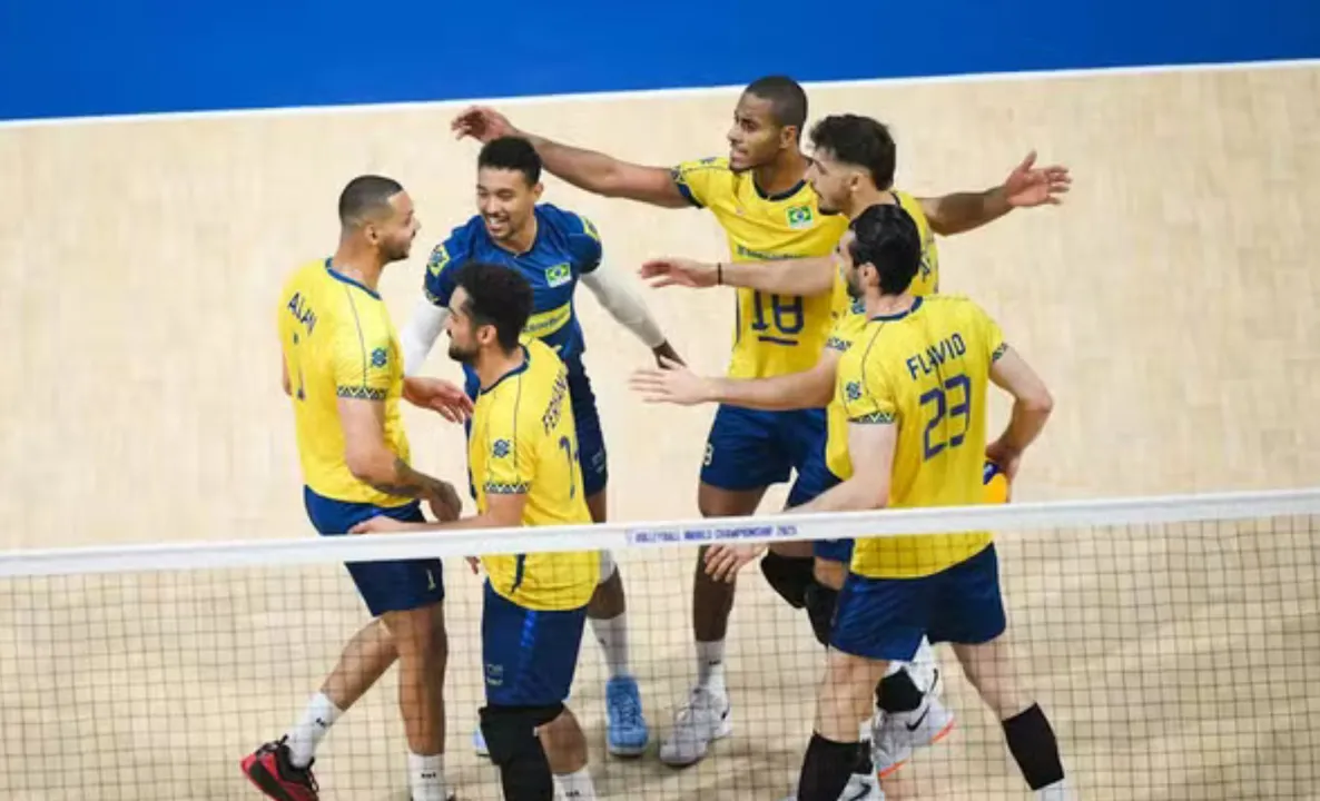 Seleção Brasileira comemorando vitória no Mundial