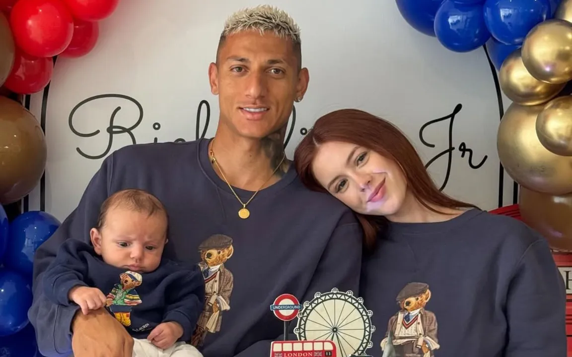 Amanda e os dois Richarlisons
