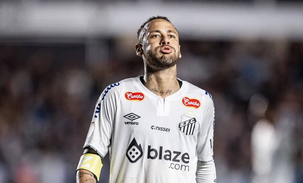 Neymar em campo pelo Santos