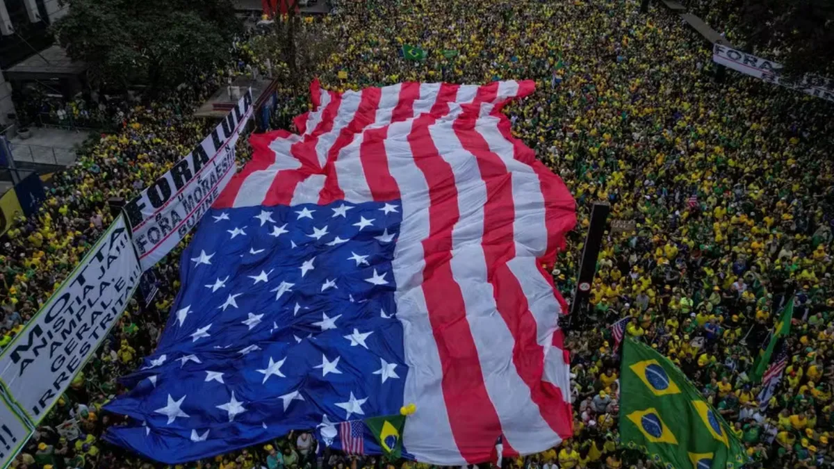 "Bandeirão" dos Estados Unidos na Avenida Paulista