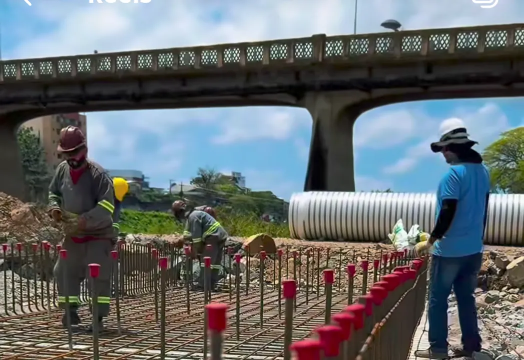 Gestor esteve no canteiro de obras da construção da nova ponte que liga a Avenida Amélia Amado, no centro, ao Bairro da Conceição