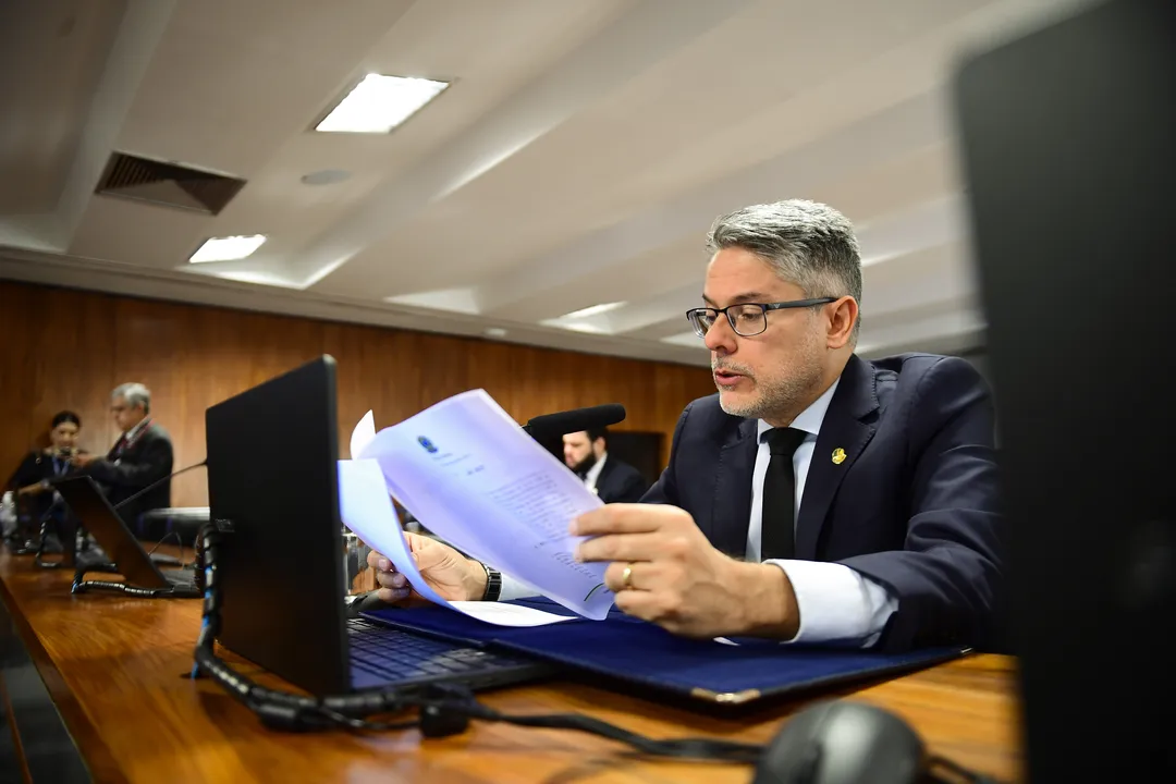 Alessandro Vieira (MDB-SE) é o relator da PEC da Blindagem no Senado.
