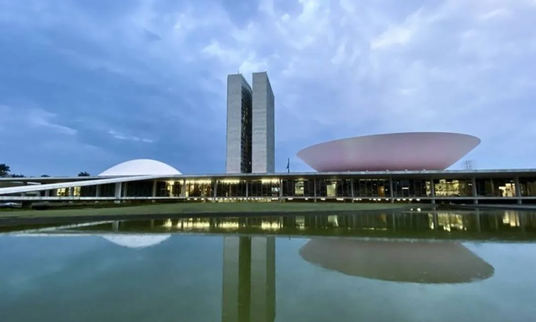 Congresso Nacional tenta ficar acima de qualquer lei