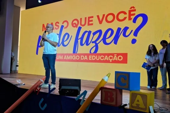 Pablo Roberto durante lançamento do Feira pela Alfabetização