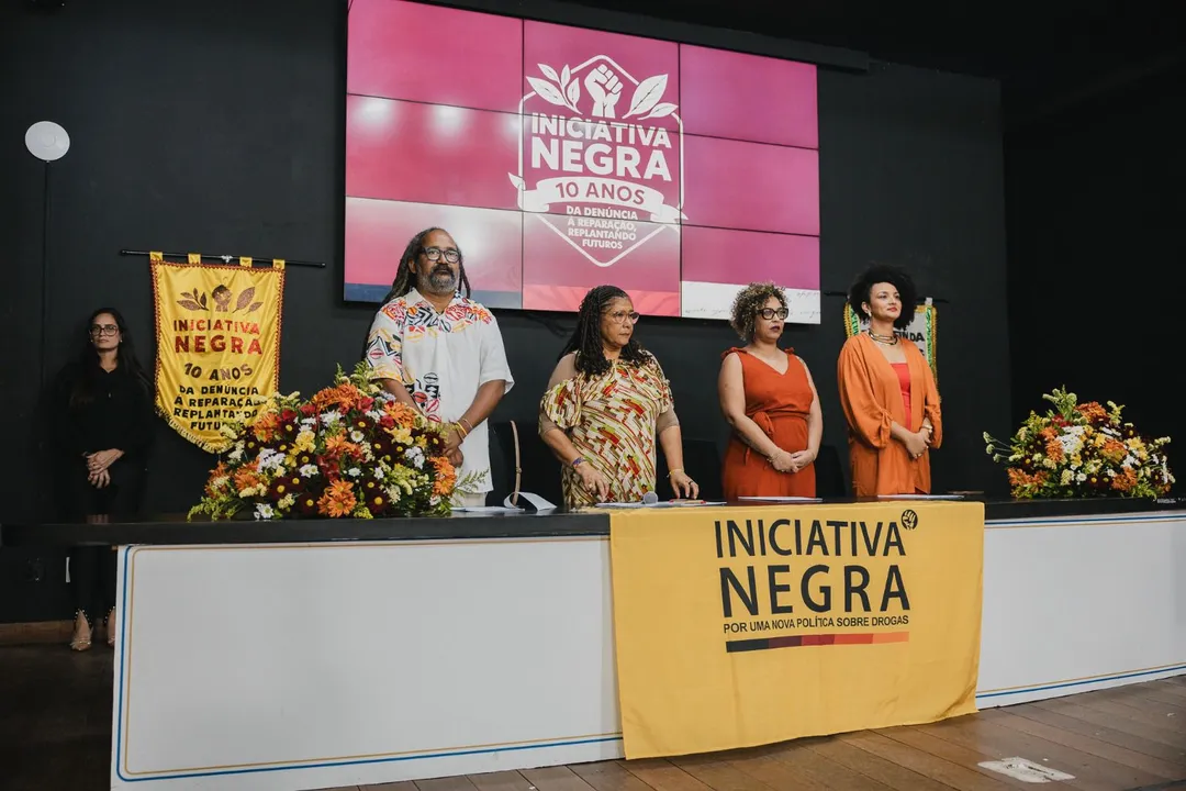 Fundada em 2015, a Iniciativa Negra foi a primeira organização negra do país a focar na reforma da política de drogas