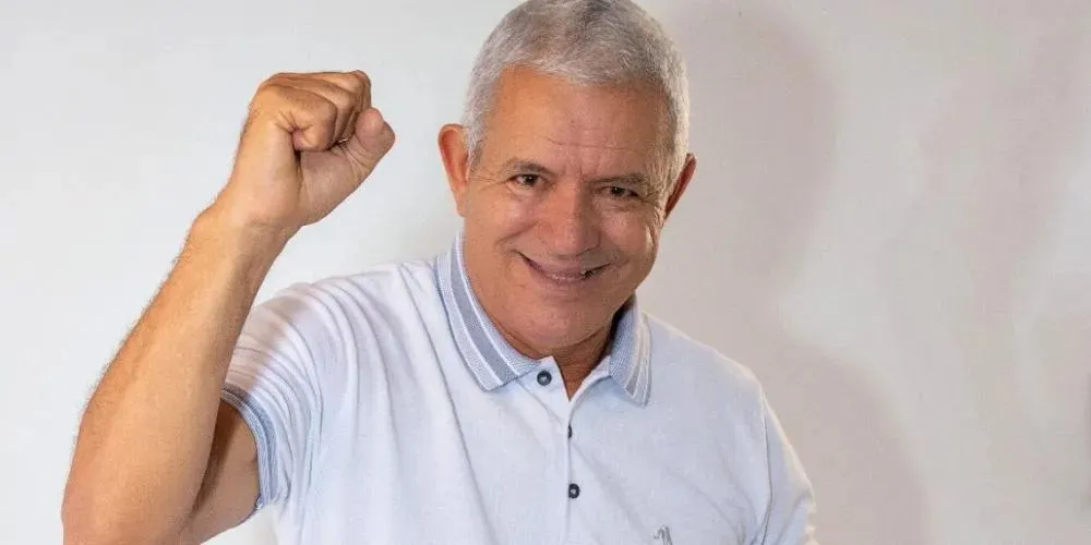 O prefeito de Catu, Pequeno Sales
