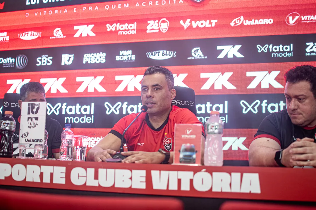 Jair Ventura em coletiva de Imprensa