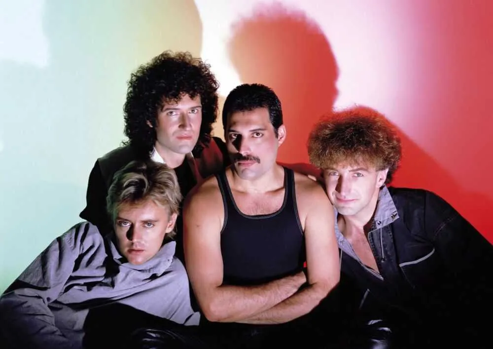 Queen é marcada por uma trajetória inovadora e influente no rock mundial